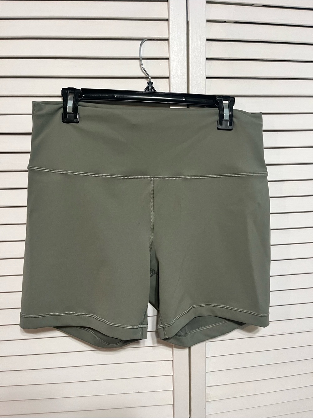 Lululemon Wunder Train High Rise Short 6” Willow Leaf 14